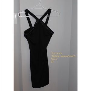 Black bodycon front “X”cross dress w/ chain detail